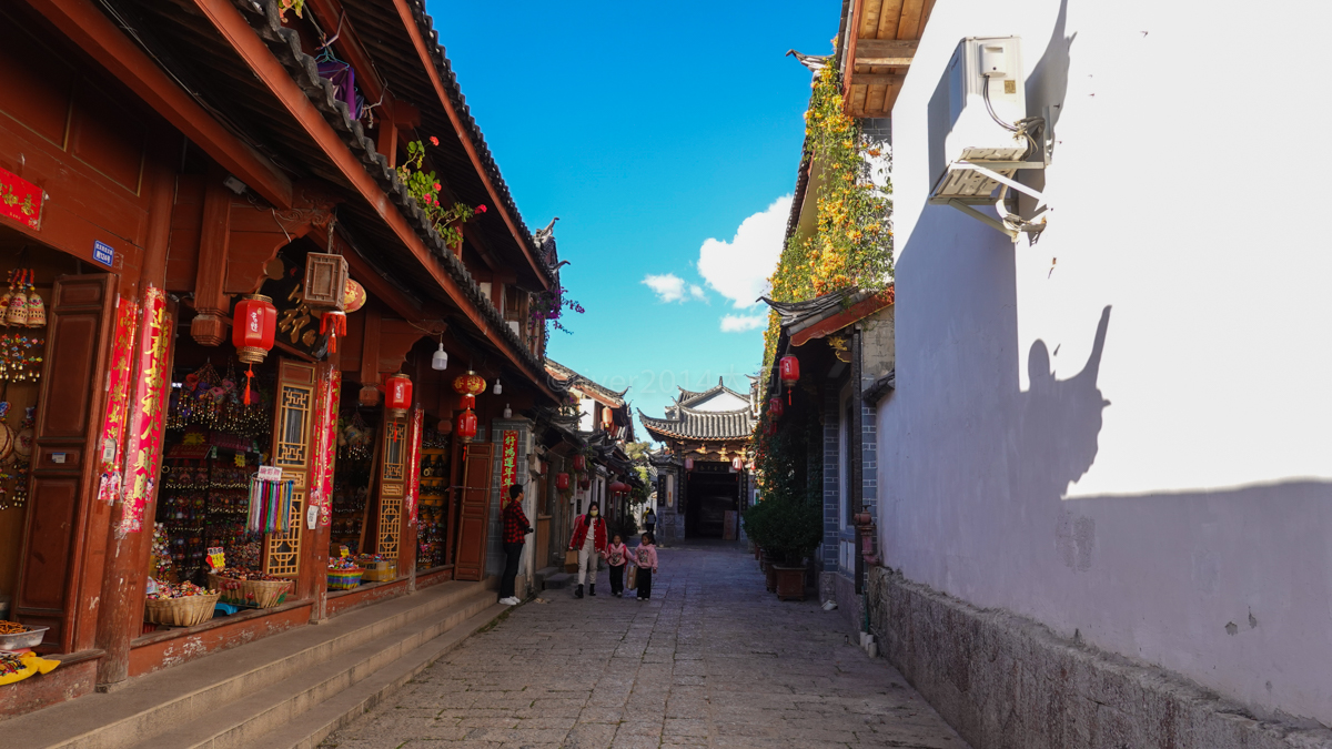 丽江古城现在游客多吗,丽江古城冬天游玩攻略
