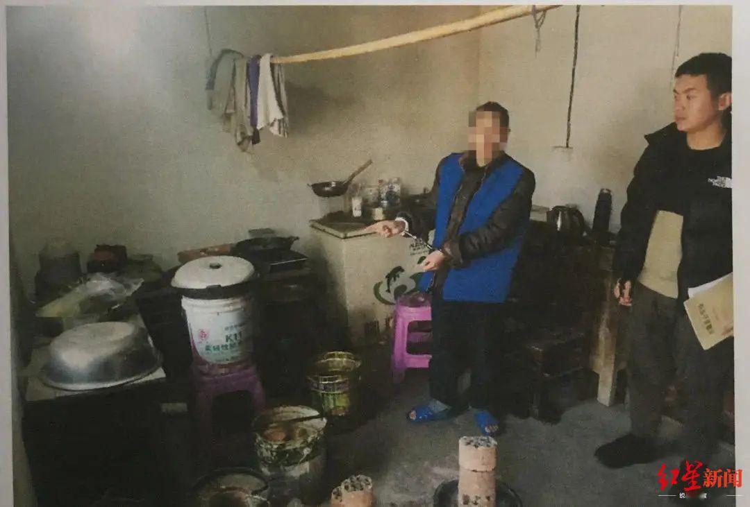 鸡被人投毒,察觉米饭味道不对