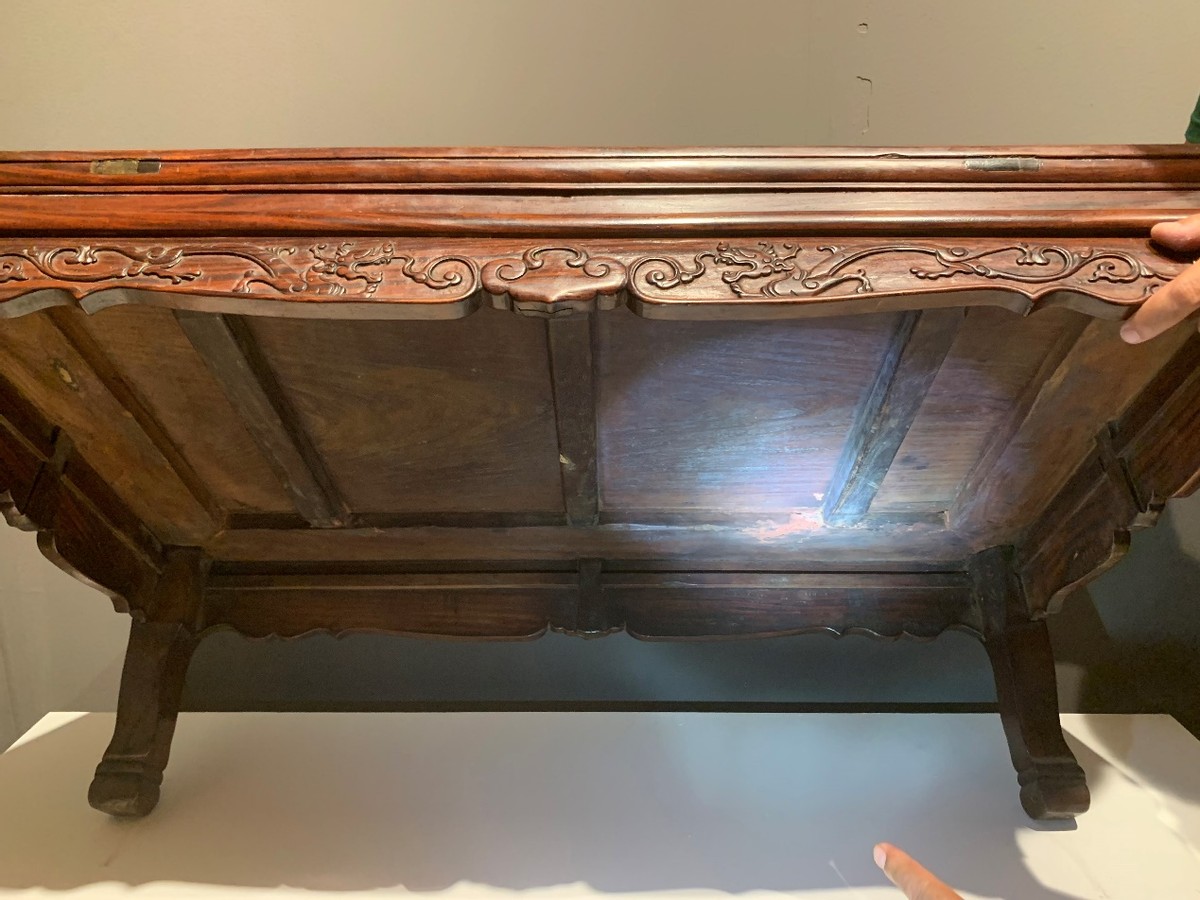 黄花梨小炕桌一百多年的值多少钱,黄花梨透雕螭龙纹炕桌