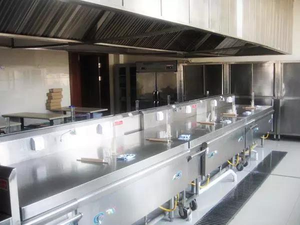 海归放弃年薪,年轻人学家政专业有前途吗