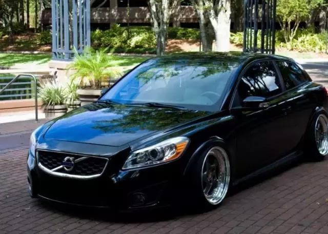 老款沃尔沃c30改装黑武士,走在大街上回头率百分百