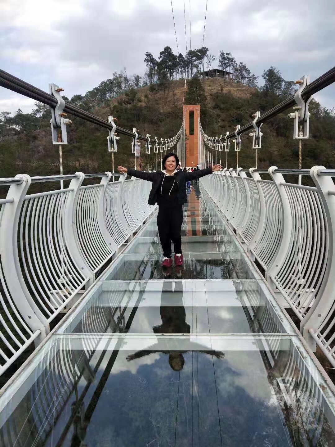 春风吹绿青龙峡举家出游乐融融