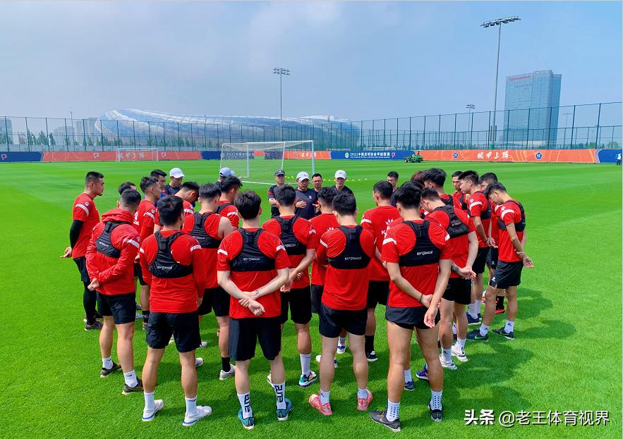 职业足球守门员搞笑名场面,职业足球运动员搞笑名场面