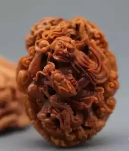 桃核金蟾的雕刻方法,手工雕刻桃核刀全套