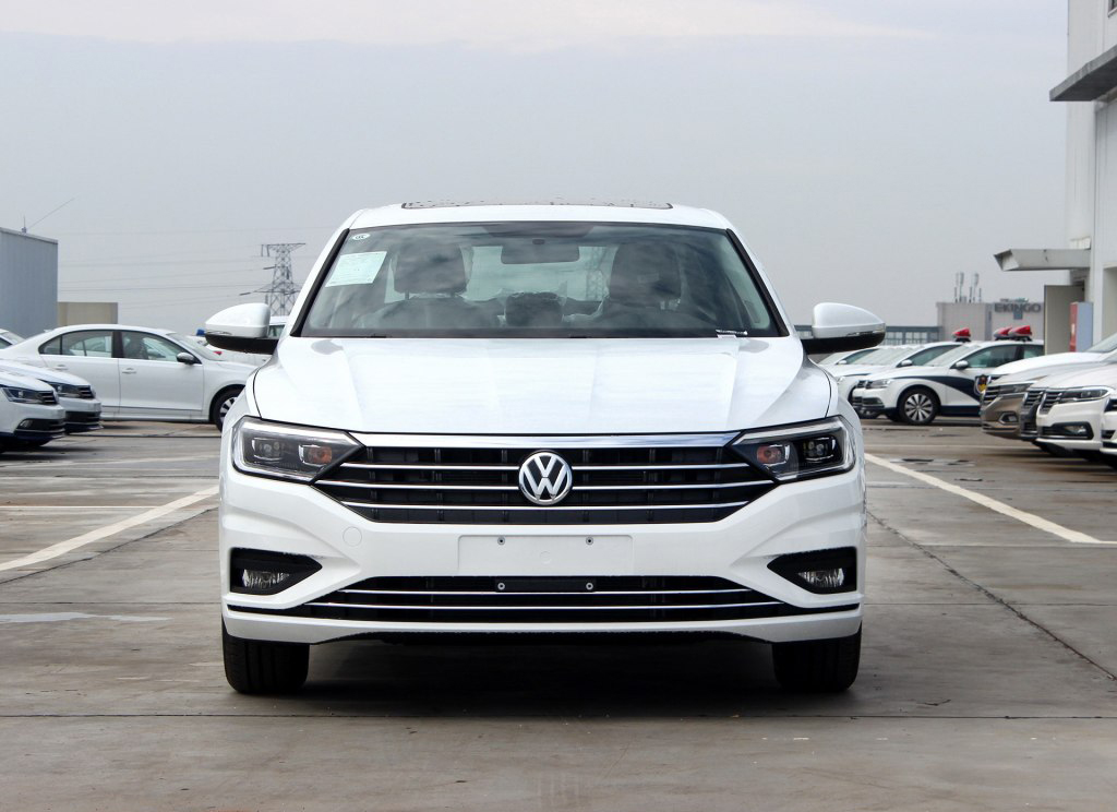 这台“小*萨特帕**”，次低配车型1.2T+5挡手动，13.89万值得买吗？