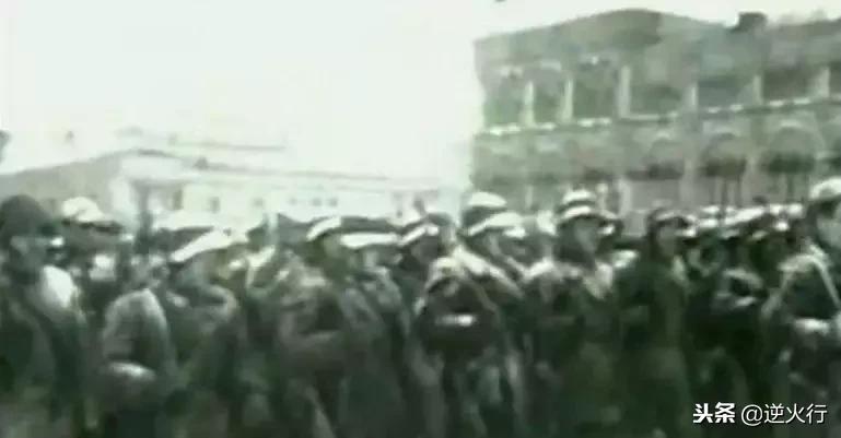 英国人你们听着，你们再不投降，包围你们的日军就要饿死了