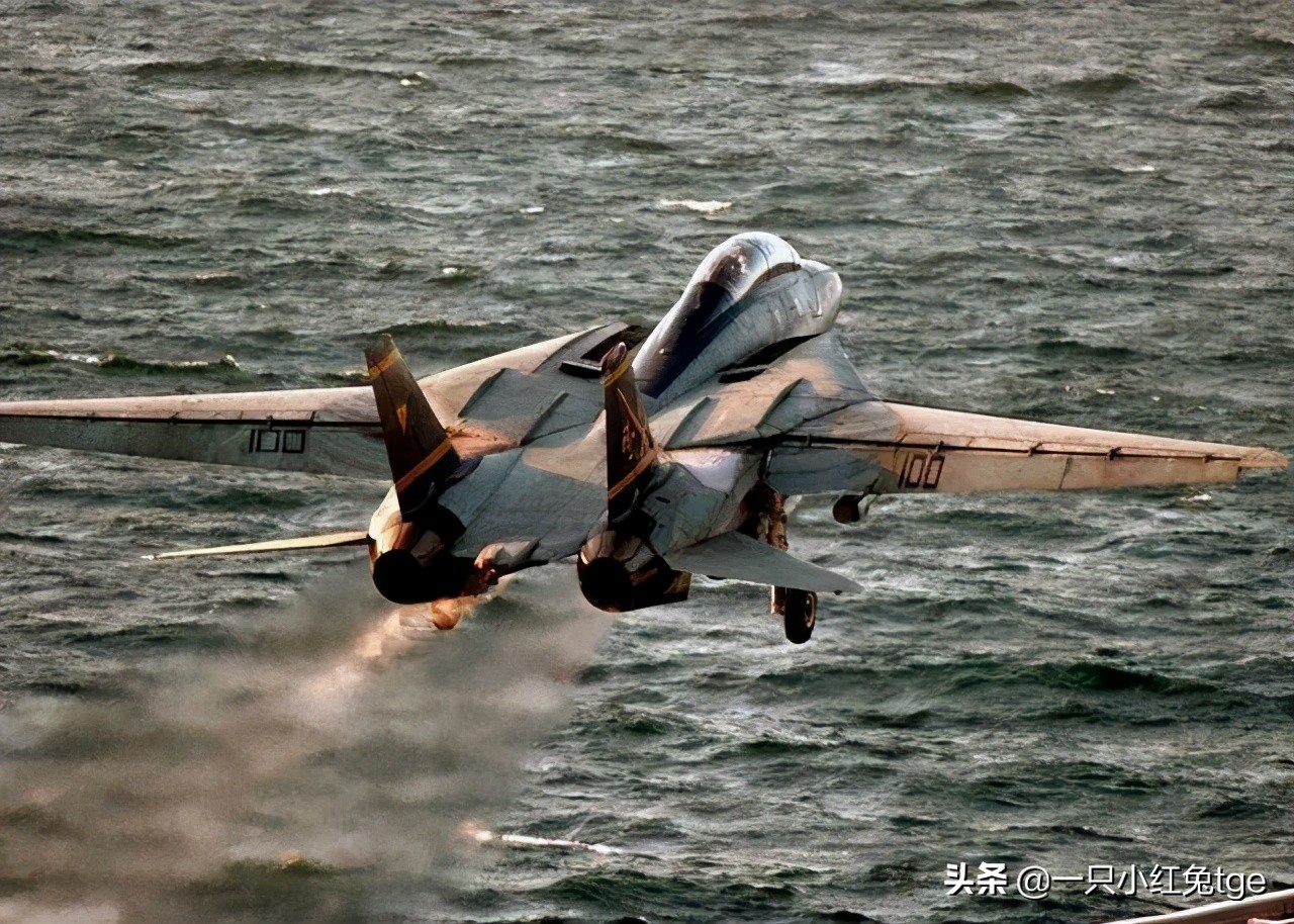 缇庡啗绌哄啗瑁呭澶у叏,閭ｄ簺骞村厰瀛愭悶鍒扮殑瑁呭