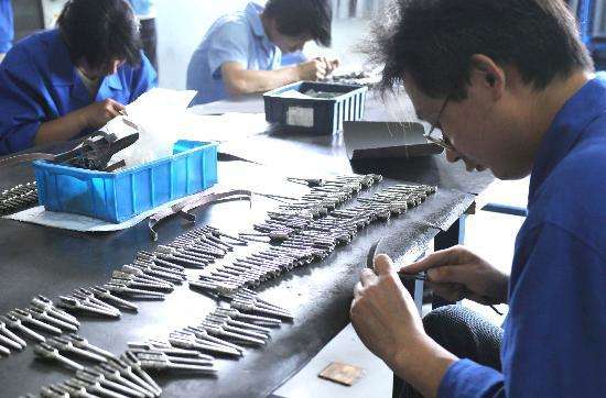 年轻人从工厂辞职怎么办,人到四十要转行