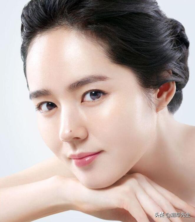 脸上有3颗痣的女星,脸上有三条纹的女人