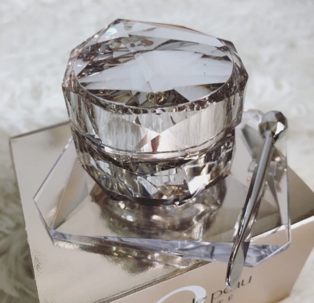 贵妇淡纹眼霜测评,兰蔻菁纯紧致眼霜好还是cpb眼霜好