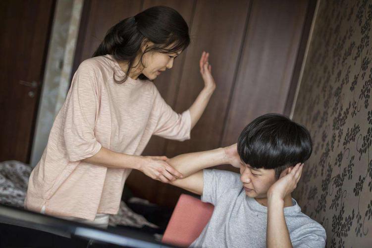 孩子的脾气倔作为父母该怎么办,父母年龄大了脾气很倔子女怎么办