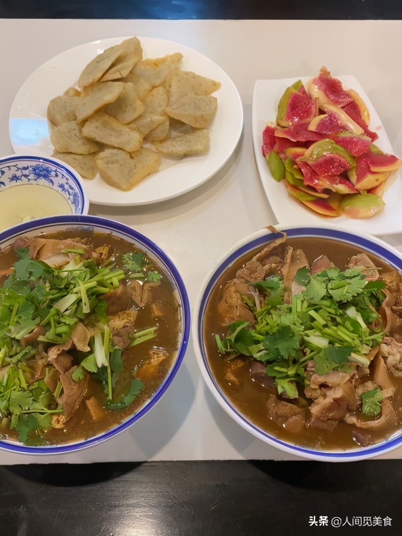 老北京卖卤煮,老北京卤煮卖多少钱一碗