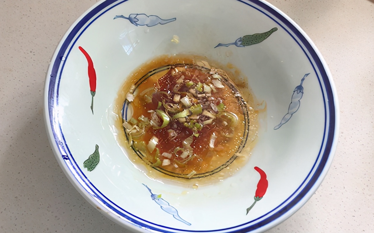 冬天的第一份滑肉汤,晶莹剔透的滑肉汤