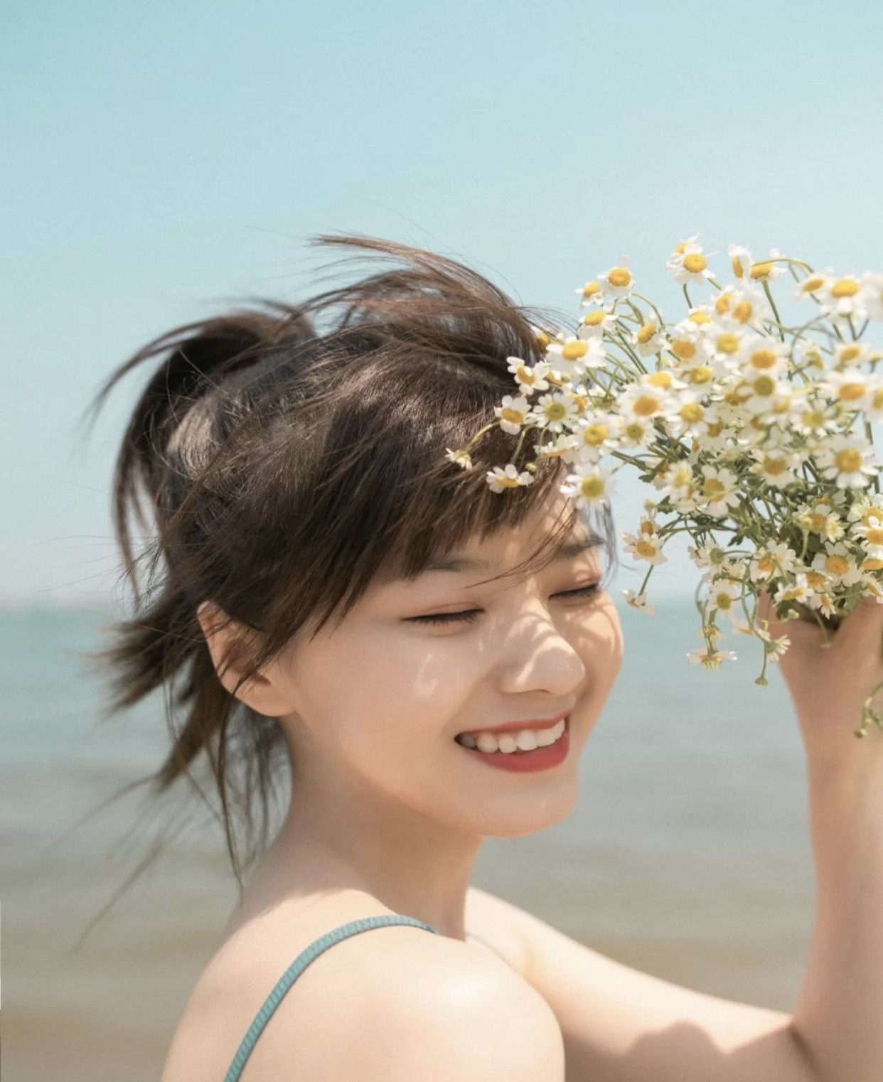 笑起来虽然有点皱纹但更喜欢大笑,一笑脸颊的皱纹很明显怎么办