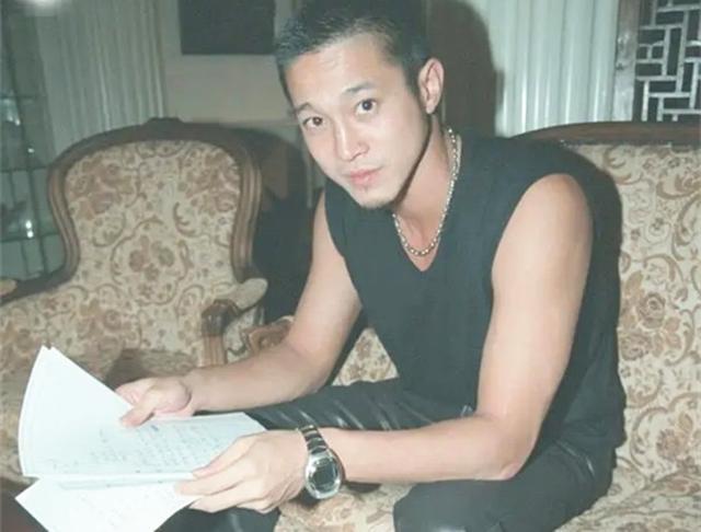 何超仪何鸿燊同台,何超仪最闹腾的视频