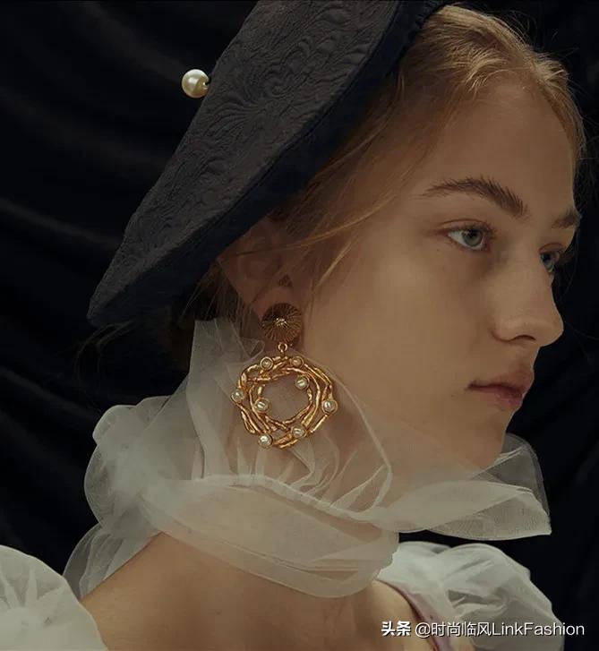 复古感元素，打造春天的时髦衣橱