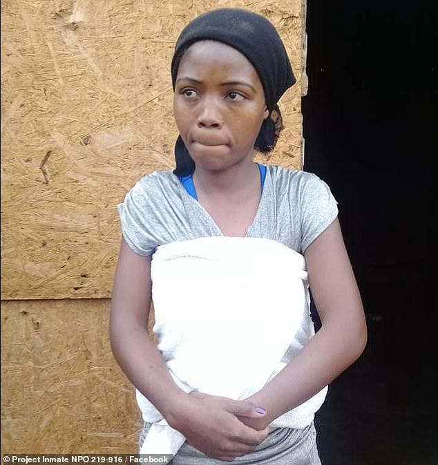 南非妈妈狂砍罪犯,南非五十六岁母亲提刀砍死三人