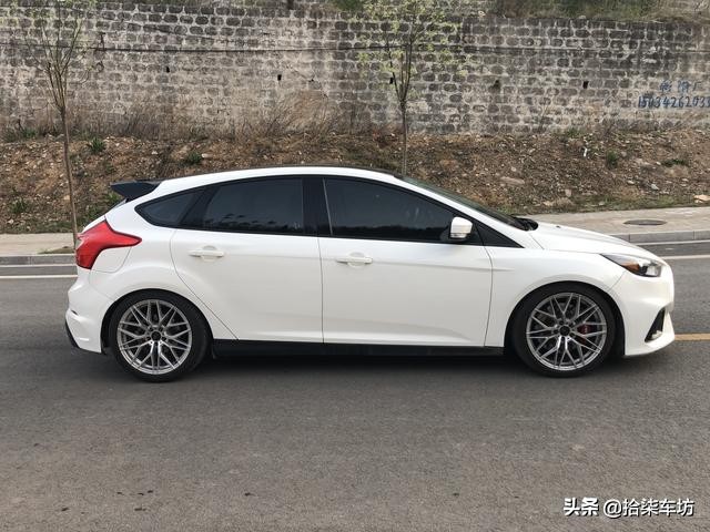 福克斯rs黑白,福克斯rs第二代