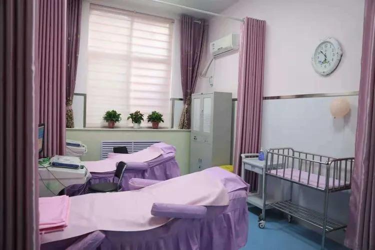 抗疫情三八女神节,关爱女性健康三八节武汉