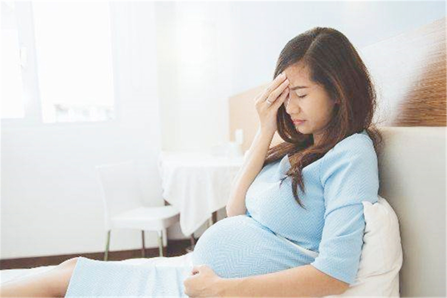 冬天孕妇洗澡太闷胎儿会缺氧吗,高温天气孕妇如何保养胎儿