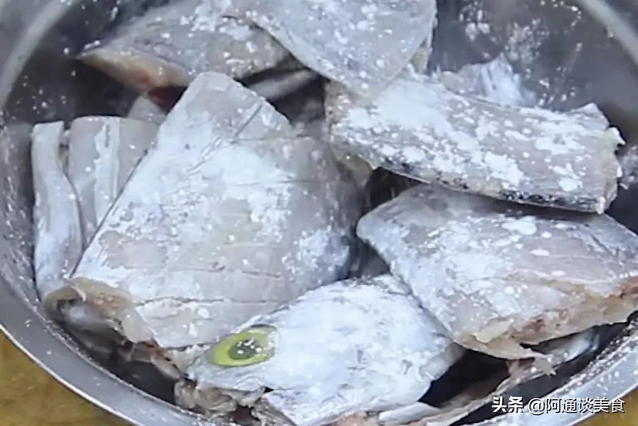 红烧带鱼这样做才好吃下饭小视频,红烧带鱼好吃入味的方法