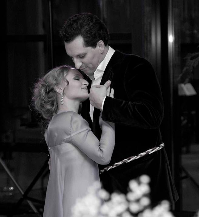 普京35岁小女儿：政治联姻惨被劈腿，潇洒离婚分走丈夫一半财产