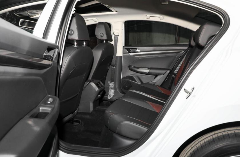 喜欢宝来的怎么选,喜欢手动挡的车