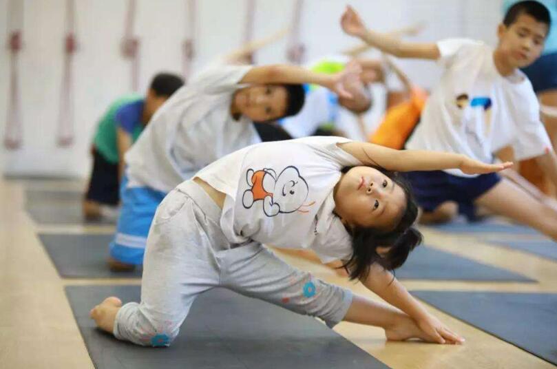 心理学家约翰·瑞迪:孩子宅在家里对大脑没有好处