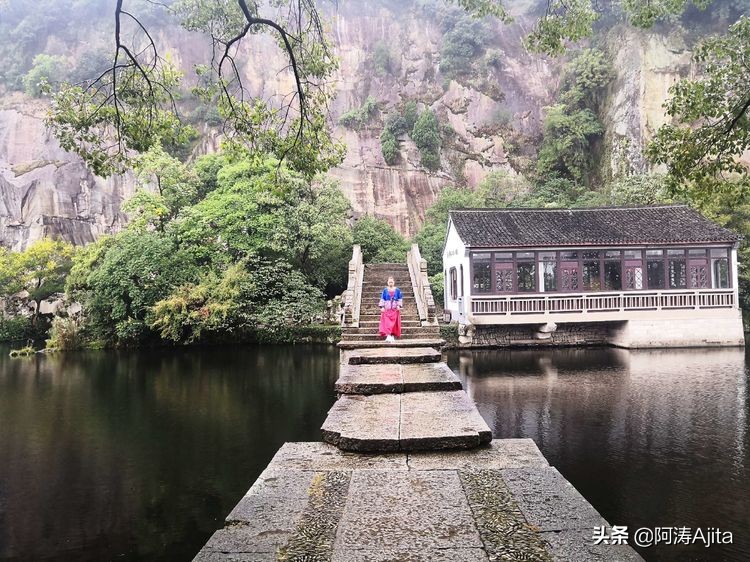 勿谓湖小，天在其中：绍兴东湖