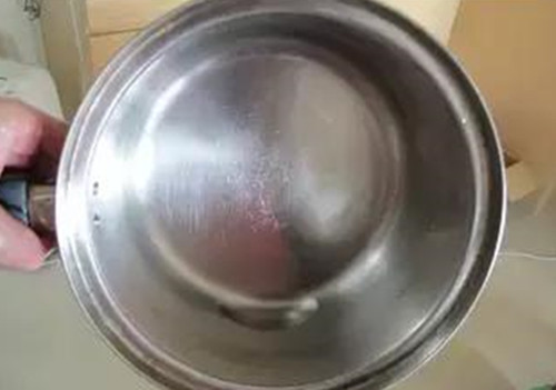 做饭烧焦的锅怎么处理,做菜把锅烧糊了怎么处理