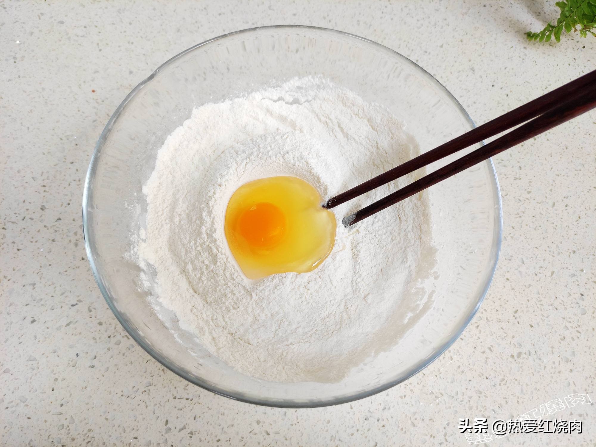 家庭炸油条最简单又好吃的做法,家庭炸油条最简单的做法