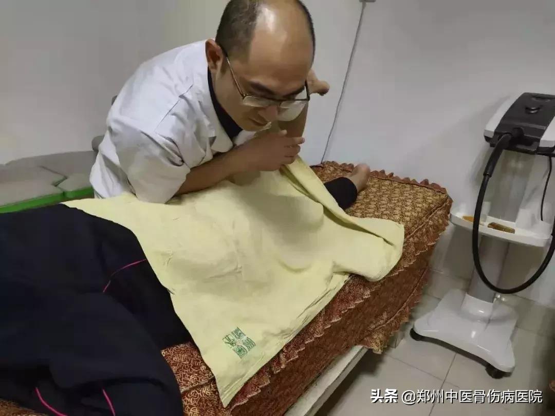 股骨头坏死骨盆旋转手法怎么做,股骨头不愈合康复锻炼方法