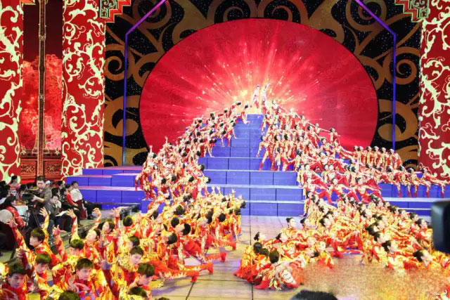 为什么中国人崇尚红色,中国人为啥驾驭不了玫红色