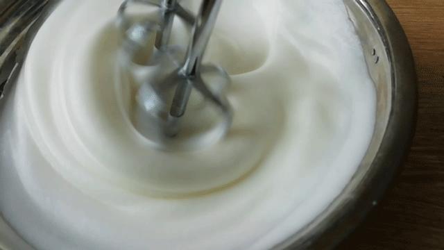 用不完的糯米粉统统拿来做蛋糕吧,只用牛奶和鸡蛋做蛋糕和糯米粉