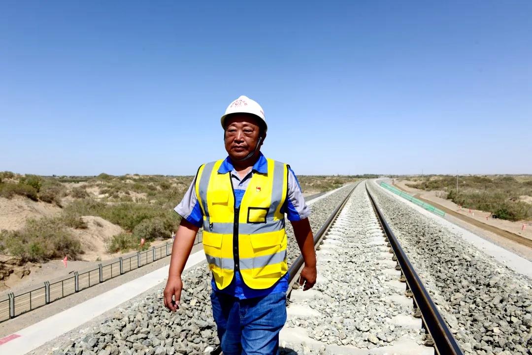 倔强的骆驼舞蹈视频,倔强的骆驼歌曲