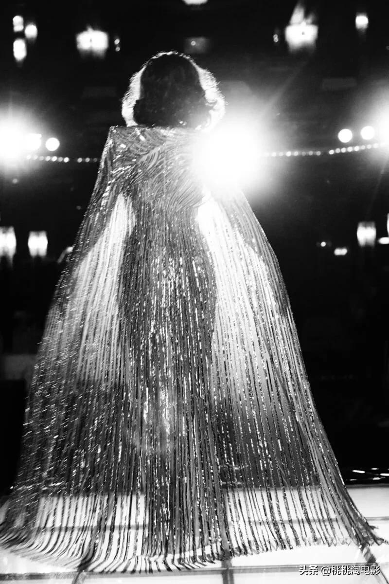 莫妮卡贝鲁奇的美图个人写真,莫妮卡贝鲁奇惊艳写真图片