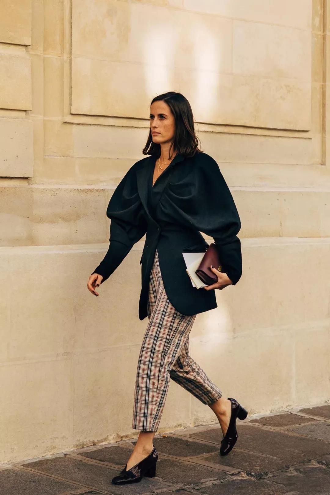 t恤奶奶裤减龄时髦显气质火了,灯芯绒裤子大码秋冬加绒奶奶裤