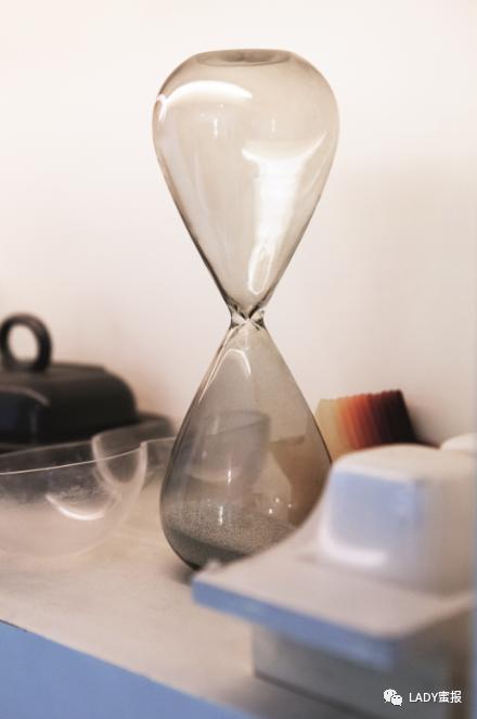 姚谦的时尚生活,在封闭的环境生活