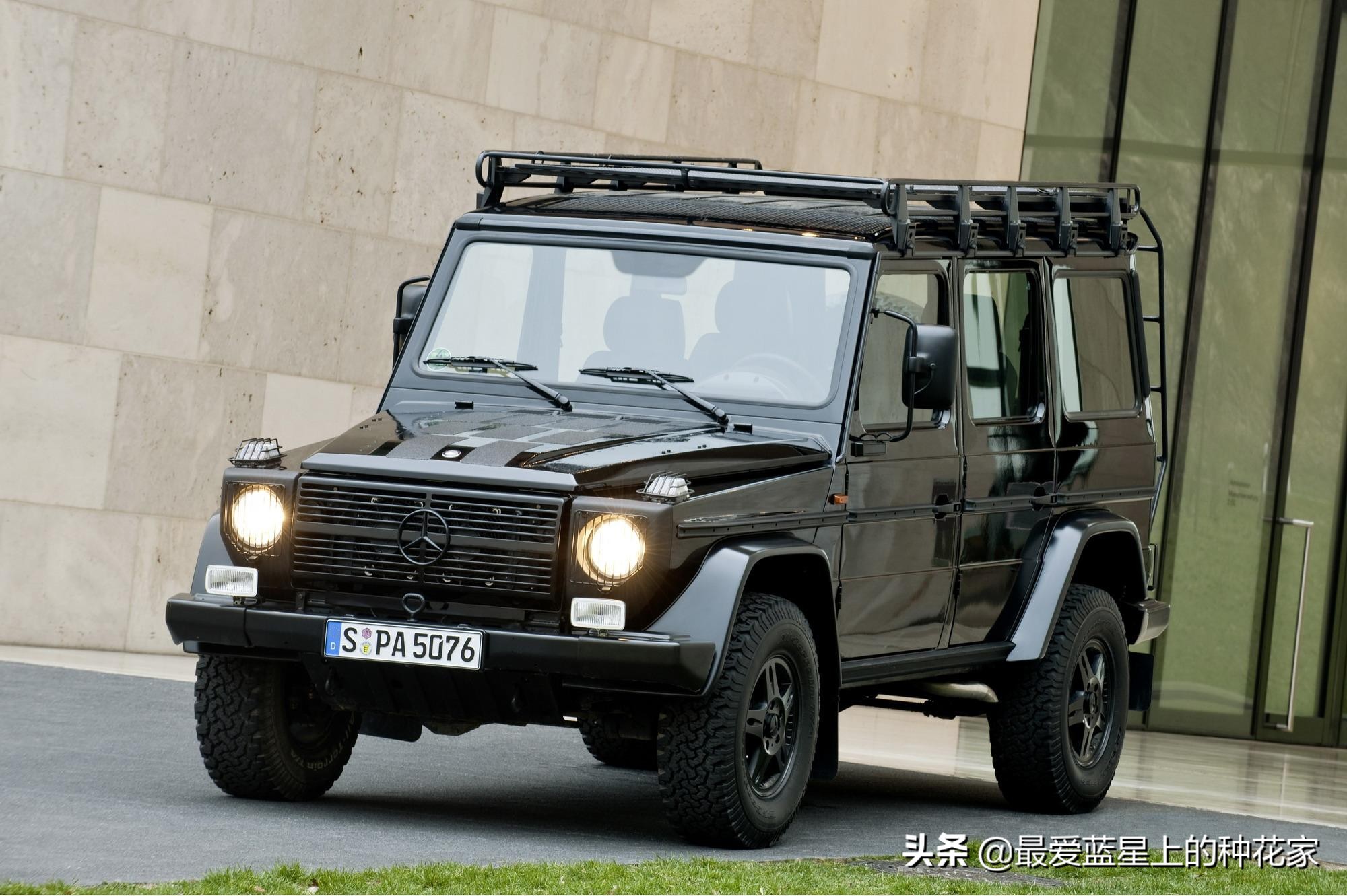 奔驰大g1994老款,奔驰大g有几款车型和价格