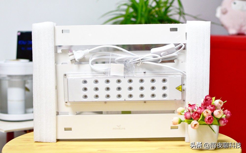 LED种植机体验：黑科技光谱养花，家里的多肉有救了