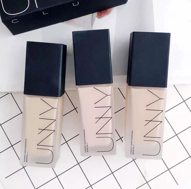 贫民窟女孩粉底液遮瑕推荐,贫民窟女生粉底液测评