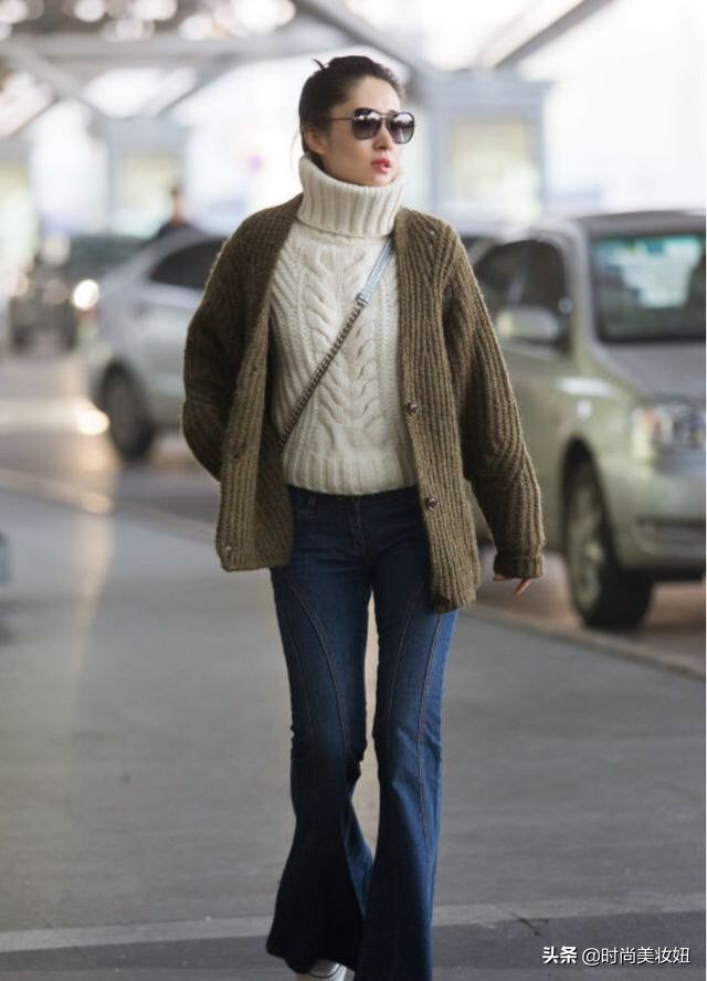 43岁刘敏涛穿露脐装,44岁刘敏涛穿阔腿裤