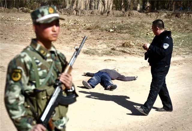 死刑犯临刑前是用绳子捆绑的吗,死刑犯在行刑前为什么换麻绳