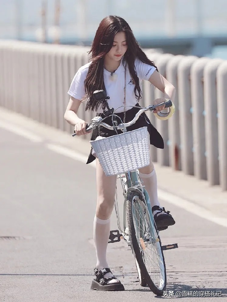 最新潮流打底袜墨绿中款,打底袜最新款网红潮款