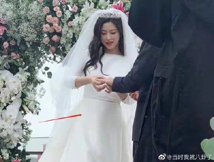 朱珠穿婚纱美出新高,朱珠年轻时样子