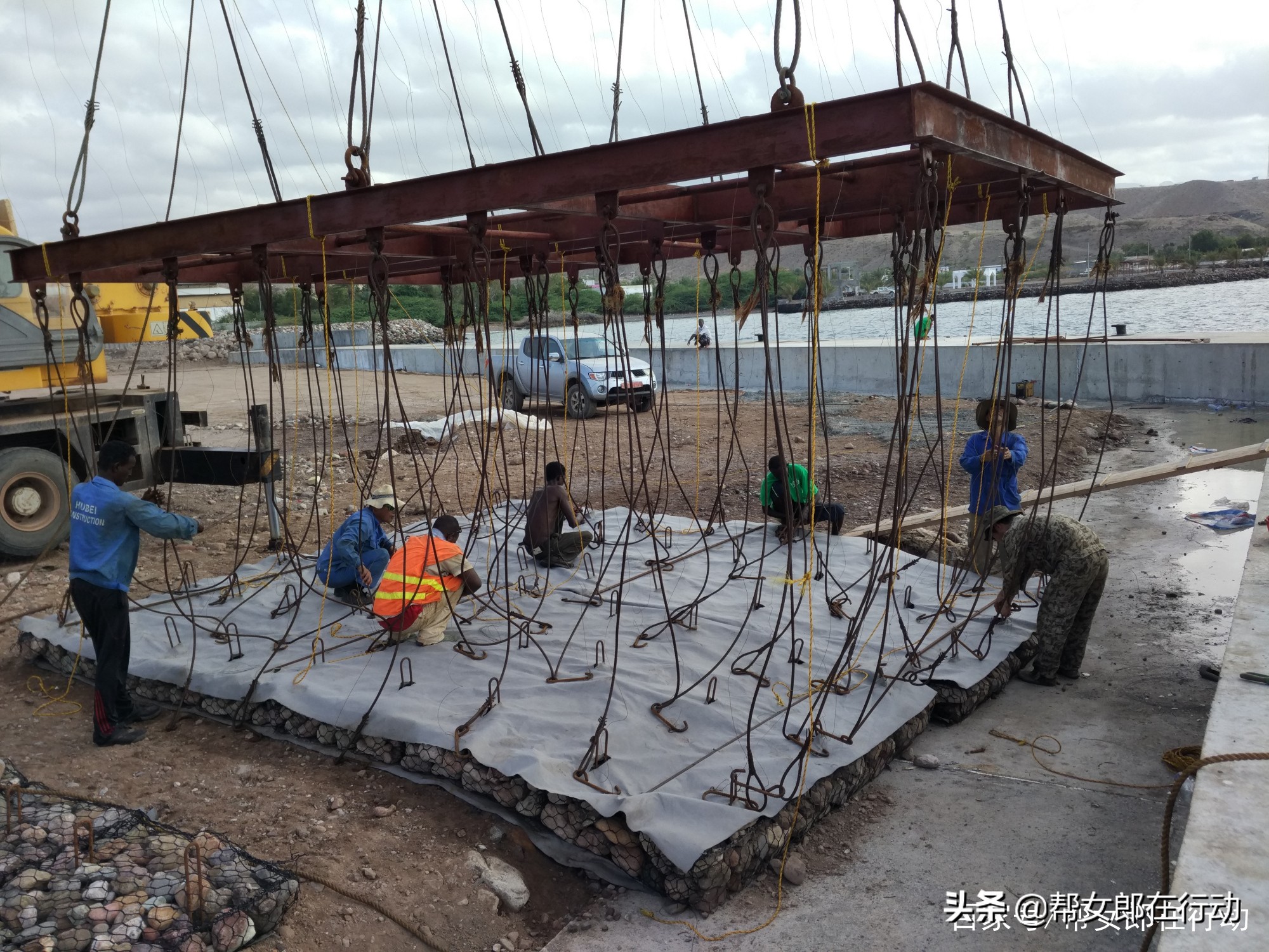 非洲著名的塔朱拉港口竟然是“湖北造”，还创造一项世界纪录！然而，比贫穷更加艰难的挑战是