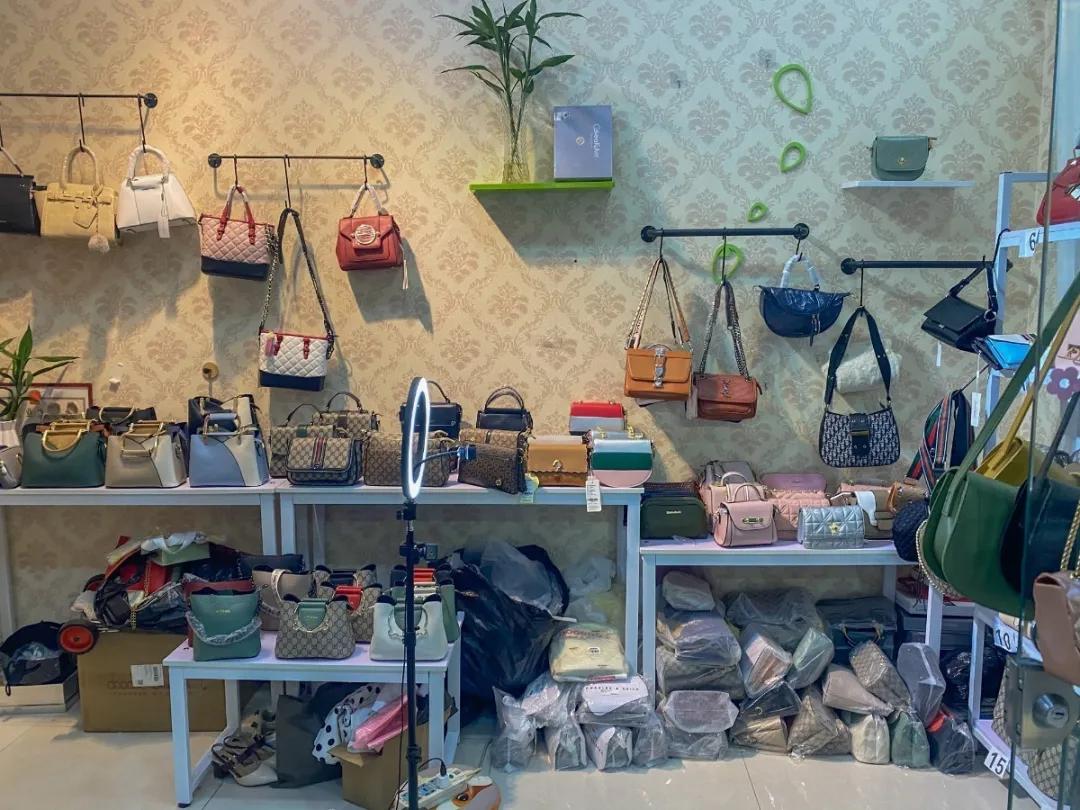 霞山外贸纺织城、服装城618狂欢节，消费满58元抽奖，100%中奖