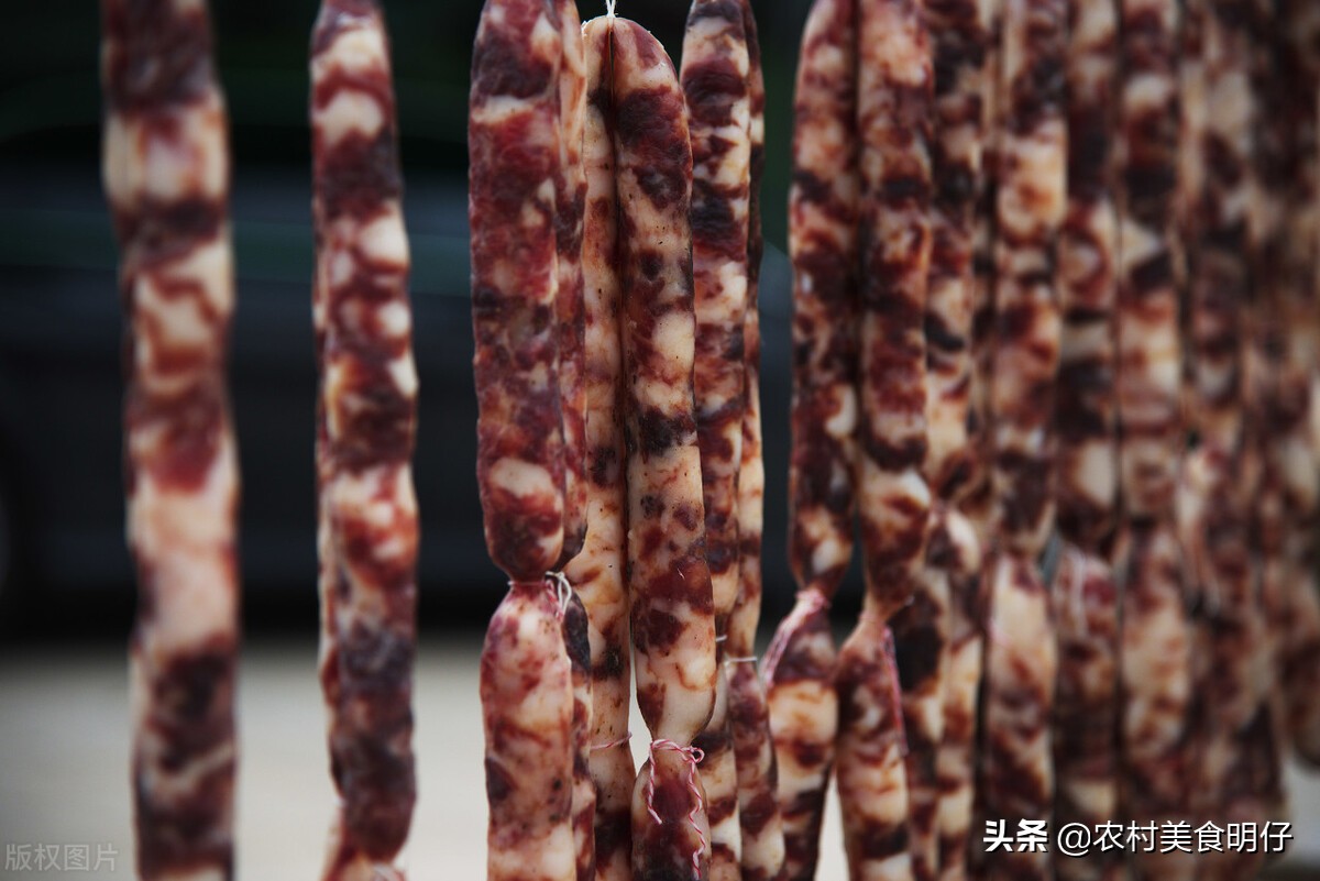 柏林香肠是怎么制作的?添加脱脂奶粉的方法,简单至极看完你就懂