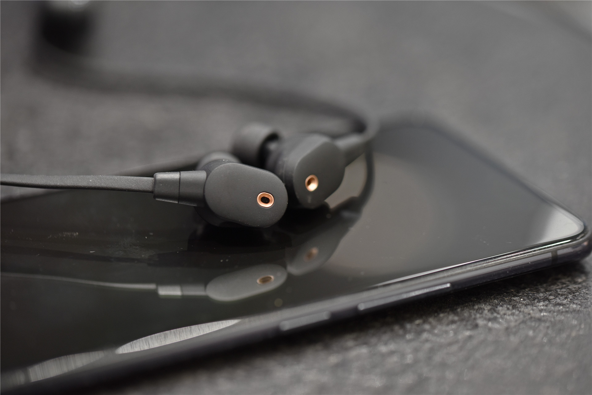 索尼wh1000xm4降噪评测对比,无线通讯黑科技