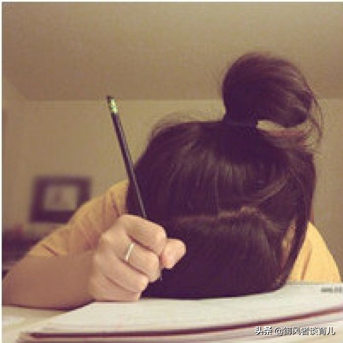 孩子叛逆就想打他怎么教育,小孩4岁自己打自己怎样教育